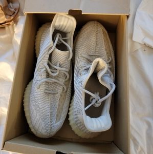 Yeezy 350 boost V2 "Lundmark"  - barely worn, GOAT verified!